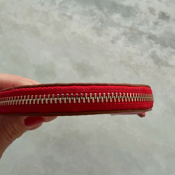 Vera Bradley | Red Floral Coin Purse with Keyring - Picture 3 of 4